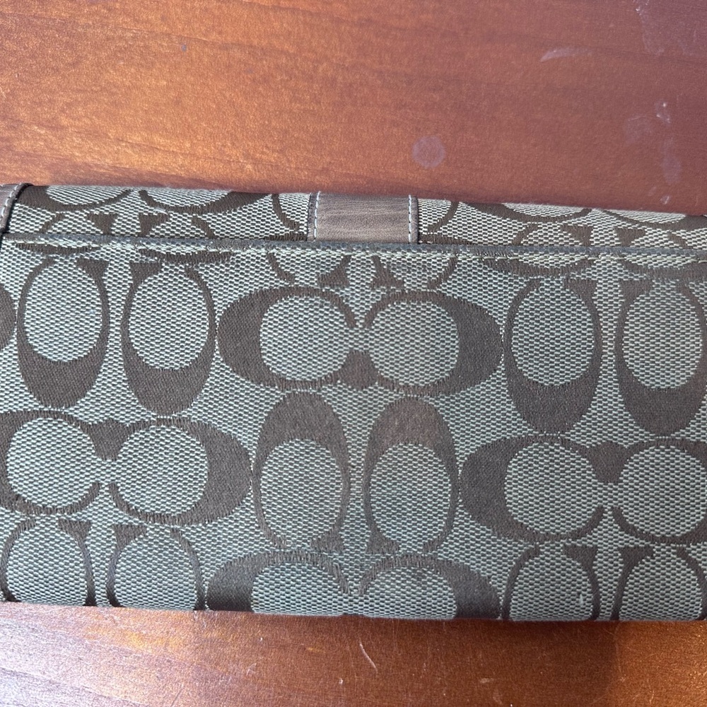 Coach women Wallet - Picture 2 of 6